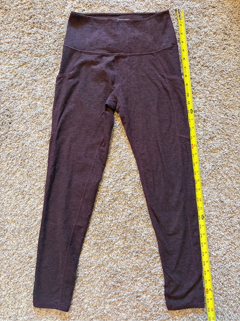 Kirkland Signature Women’s Capri Leggings Size Medium